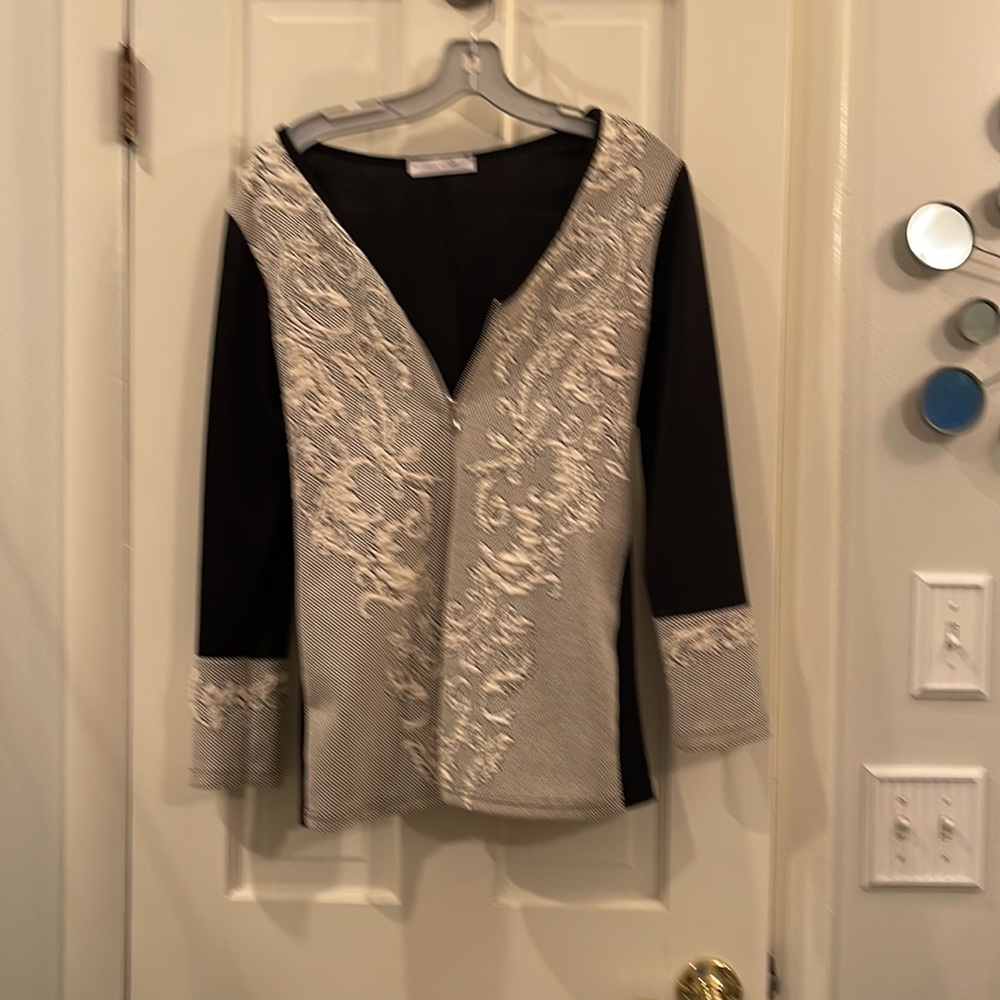 Gorgeous Over Top With Split Bottom Half And Half… - image 2